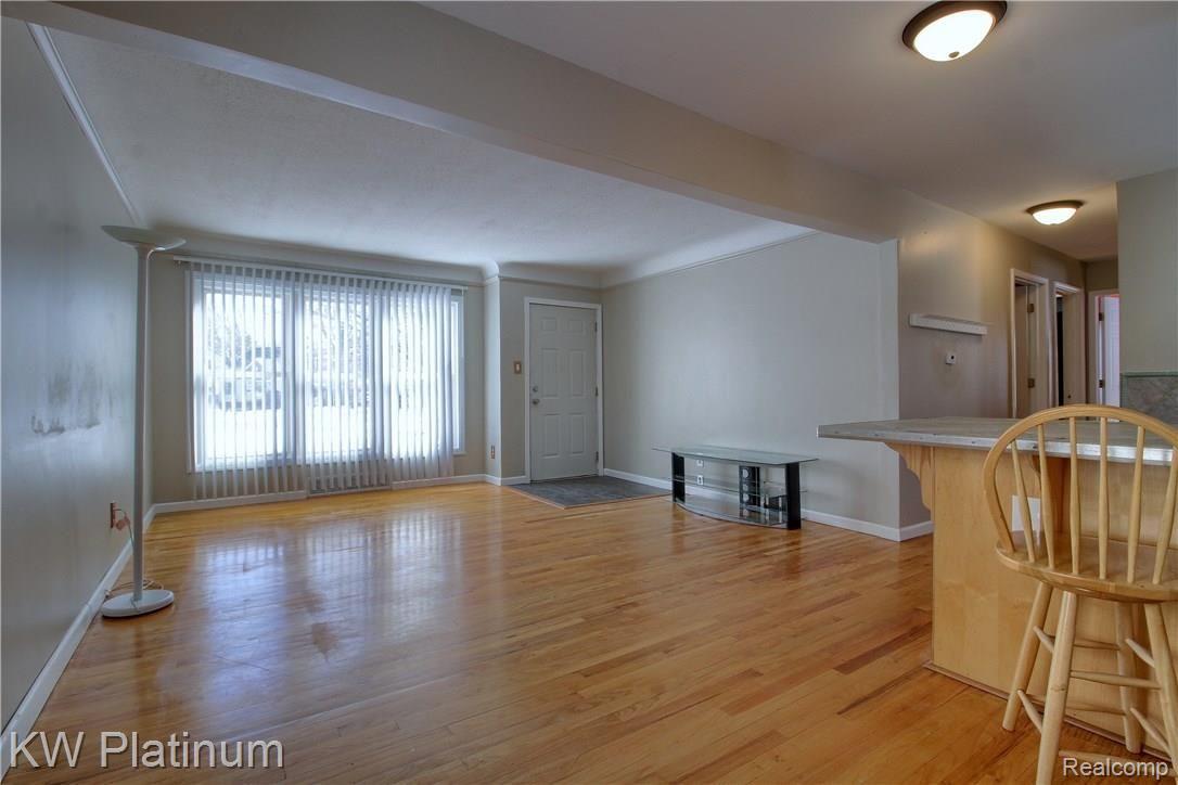 1570 Hampton Road Mount Clemens, MI 48043 - Photo 11 of 30 Great_Room.jpg