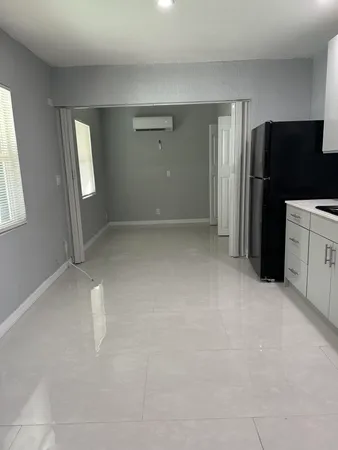 $1,400 | 4671 Sunset Lane, Unit 2, West Palm Beach, FL 33415