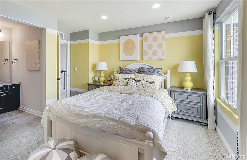 2041 Logan Drive Rochester Hills, MI 48309 - Photo 16 of 18