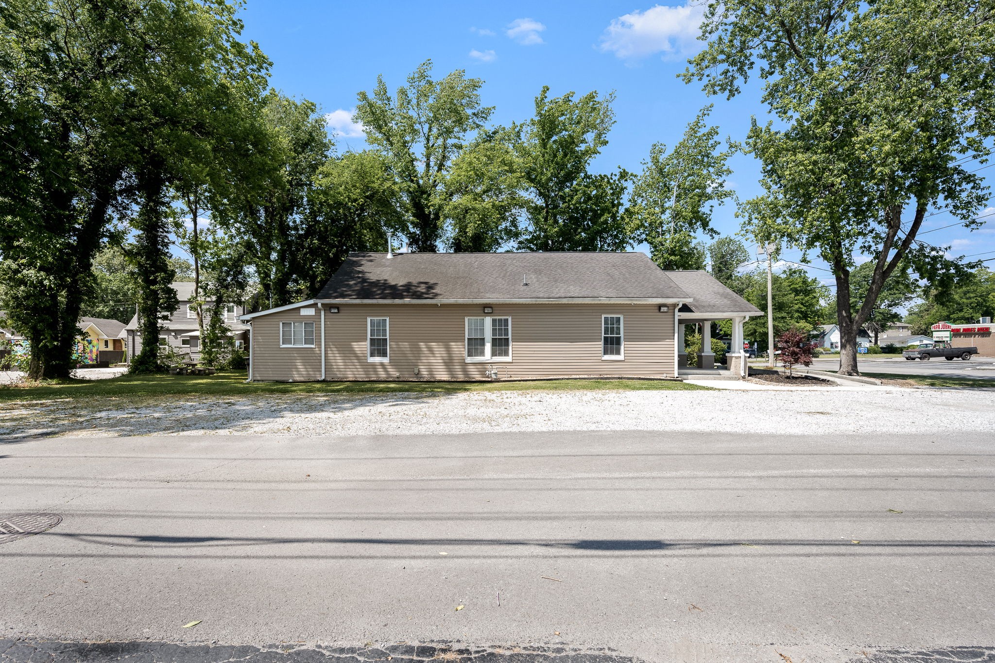 105 West Decherd Street Tullahoma, TN 37388 - Photo 3 of 56