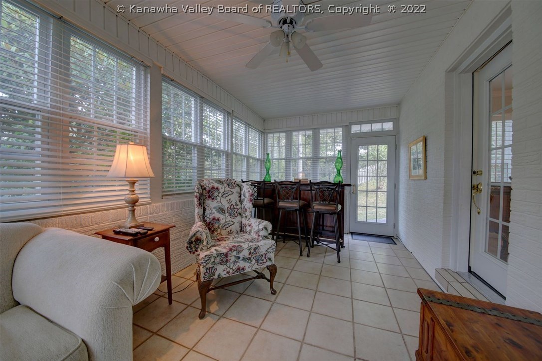 1402 Sweetbrier Road Charleston, WV 25314 - Photo 10 of 30 Gallery Image 10