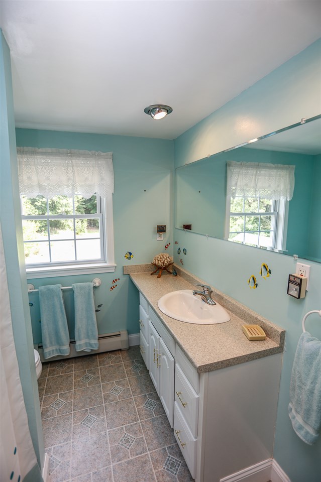 38 Bush Hill Road Hudson, NH 03051 - Photo 26 of 38