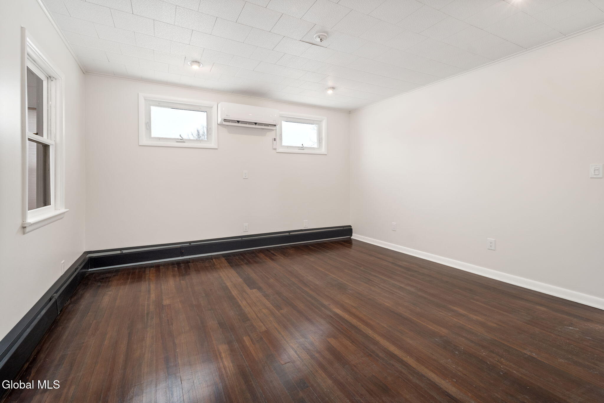 10 Ferrara Avenue Colonie, NY 12304 - Photo 18 of 44 8-10FerraraAve_08