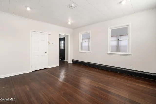 $339,999 | 10 Ferrara Avenue, Colonie, NY 12304