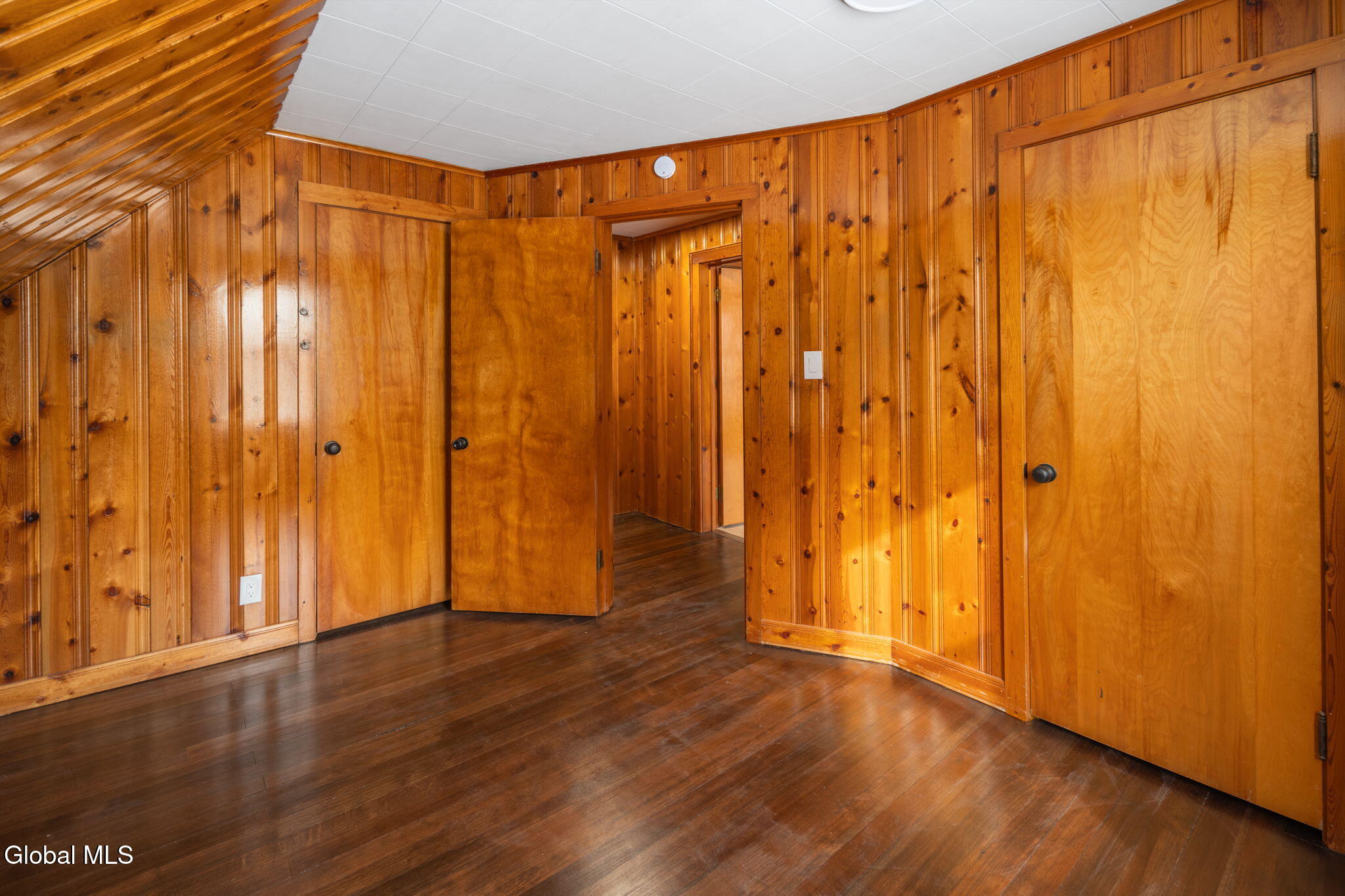 10 Ferrara Avenue Colonie, NY 12304 - Photo 28 of 44 25-10FerraraAve_25