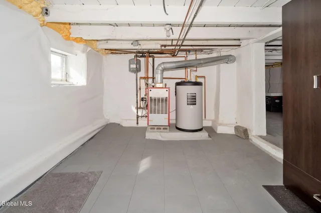 $339,999 | 10 Ferrara Avenue, Colonie, NY 12304