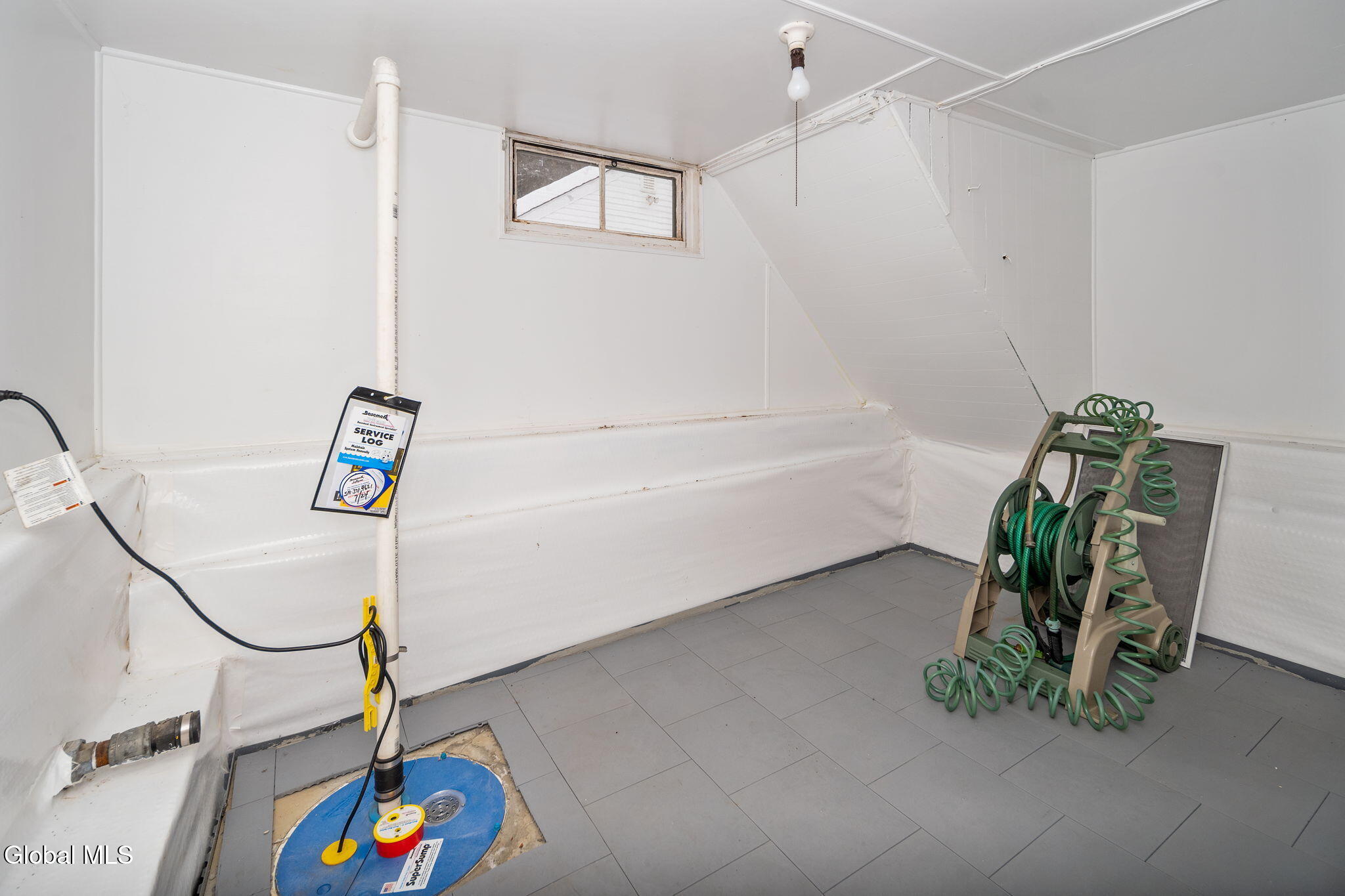 10 Ferrara Avenue Colonie, NY 12304 - Photo 40 of 44 35-10FerraraAve_35