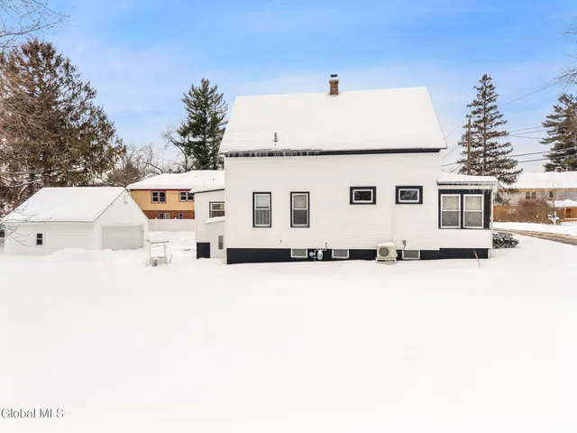 $339,999 | 10 Ferrara Avenue, Colonie, NY 12304