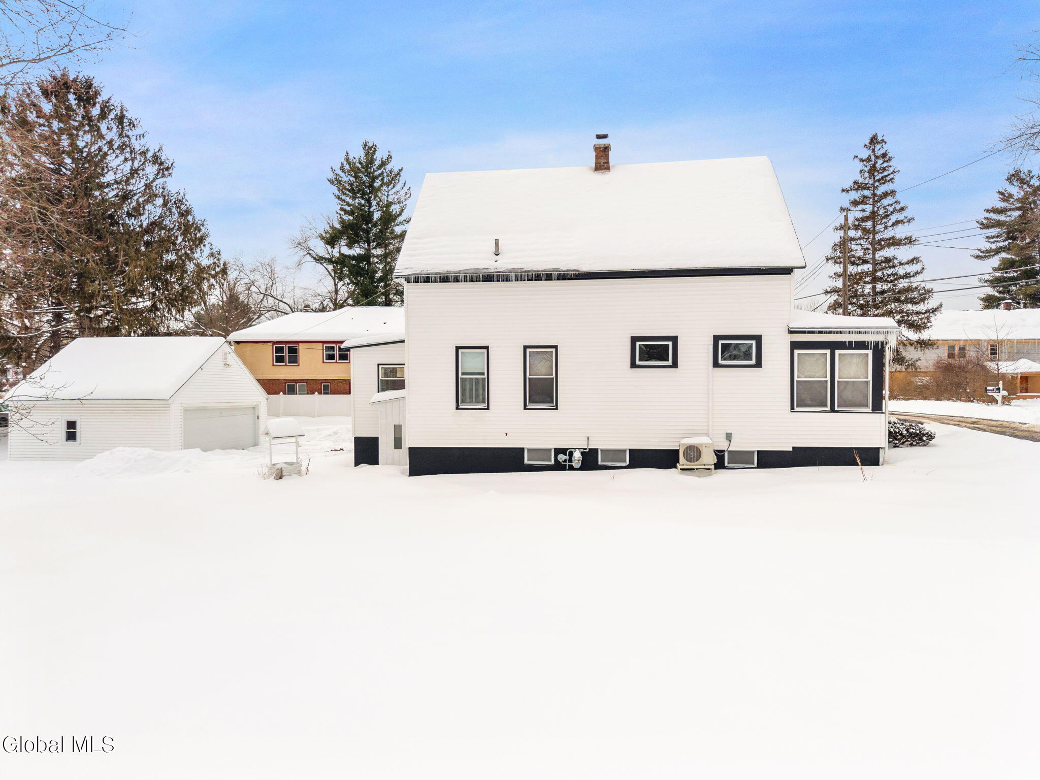 10 Ferrara Avenue Colonie, NY 12304 - Photo 5 of 44 39-10FerraraAve_39