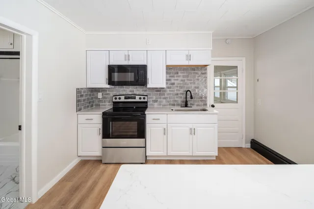 $339,999 | 10 Ferrara Avenue, Colonie, NY 12304