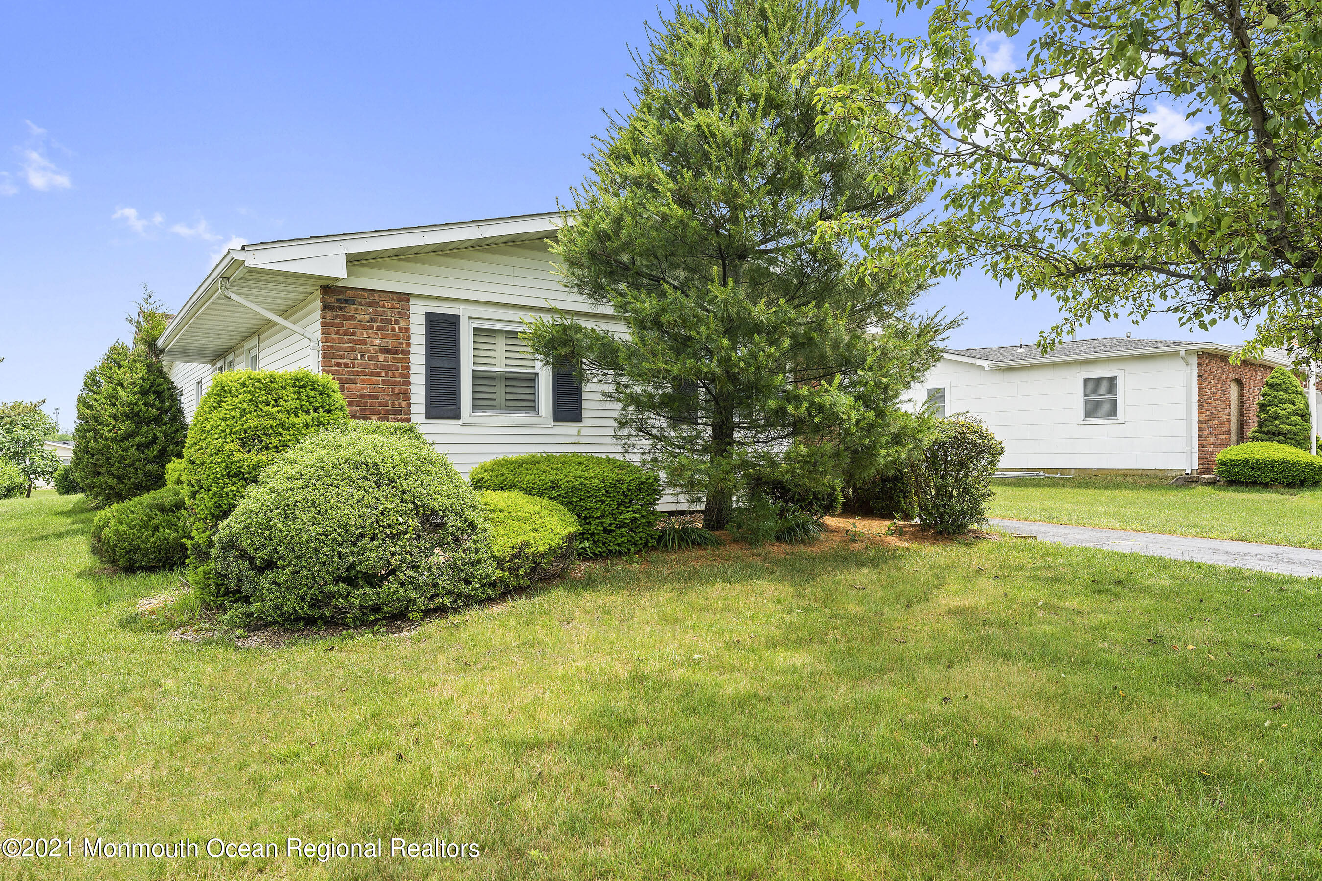 33 Watkins Road Brick, NJ 08724 - Photo 2 of 30 FrontLeft