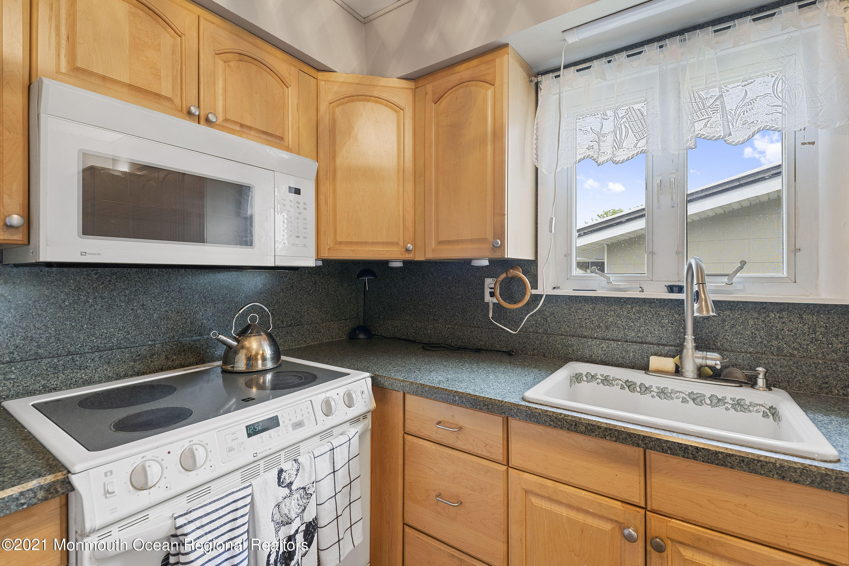 33 Watkins Road Brick, NJ 08724 - Photo 13 of 30 Kitchen1b