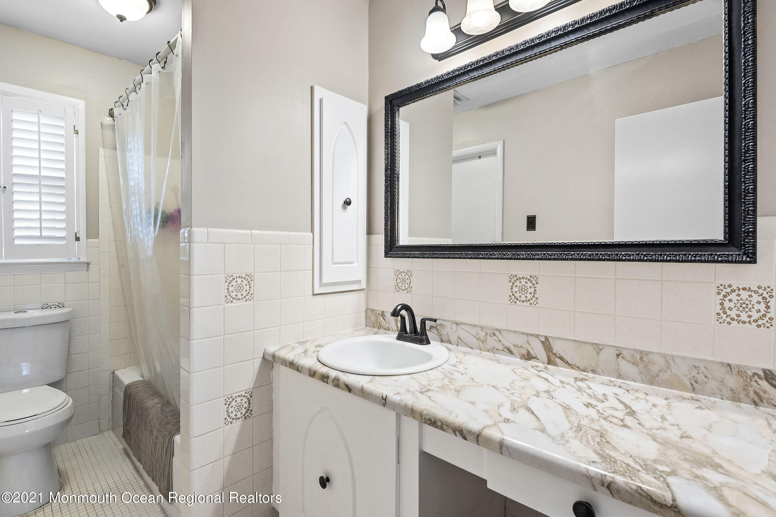 33 Watkins Road Brick, NJ 08724 - Photo 21 of 30 Lavatory1a