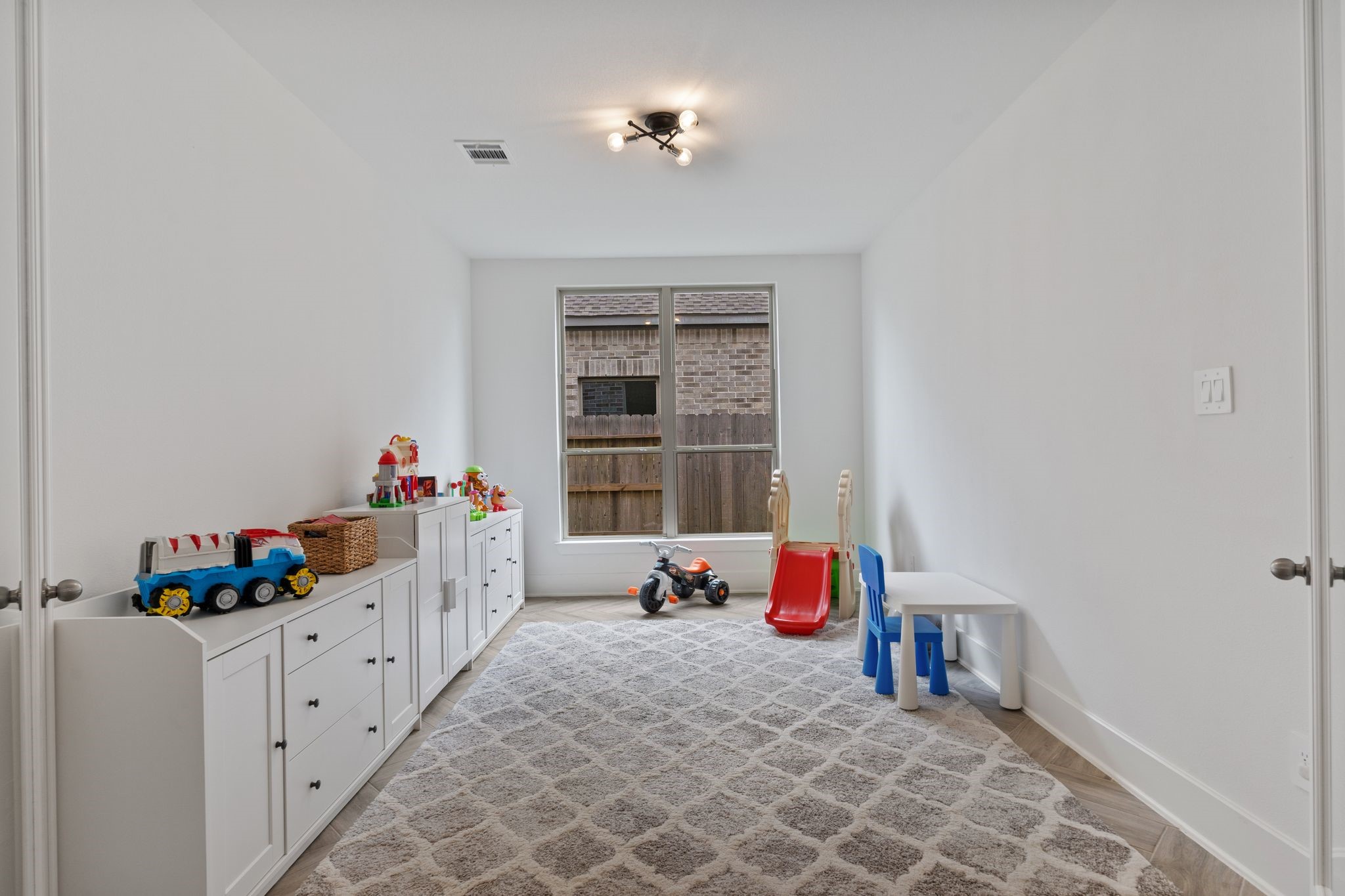 914 Sendero Trail Conroe, TX 77304 - Photo 16 of 47 This private office offers a quiet comfortable space ideal for working from home. Versatile layout provides space for productivity or any other use you may have.