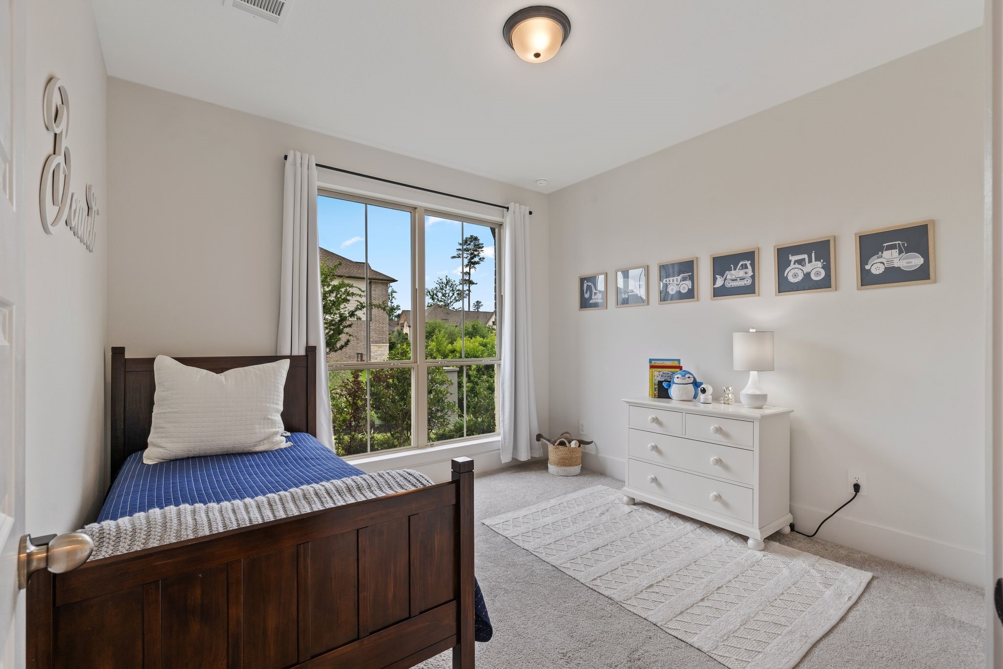 914 Sendero Trail Conroe, TX 77304 - Photo 25 of 47 Bedroom downstairs is perfect for multi-generational living or