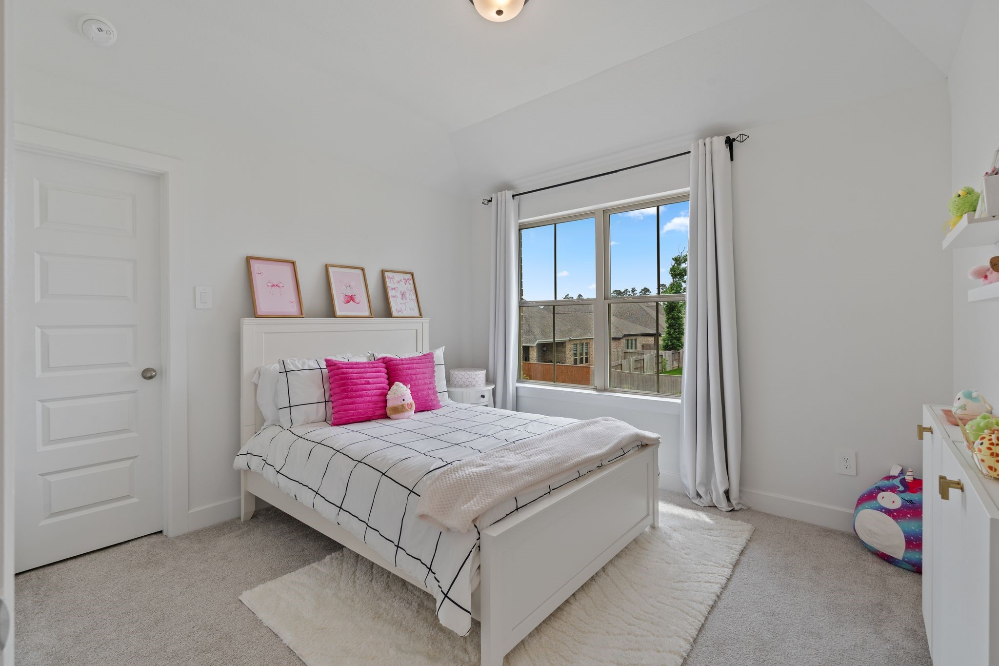 914 Sendero Trail Conroe, TX 77304 - Photo 35 of 47 Upstairs Bedroom 1