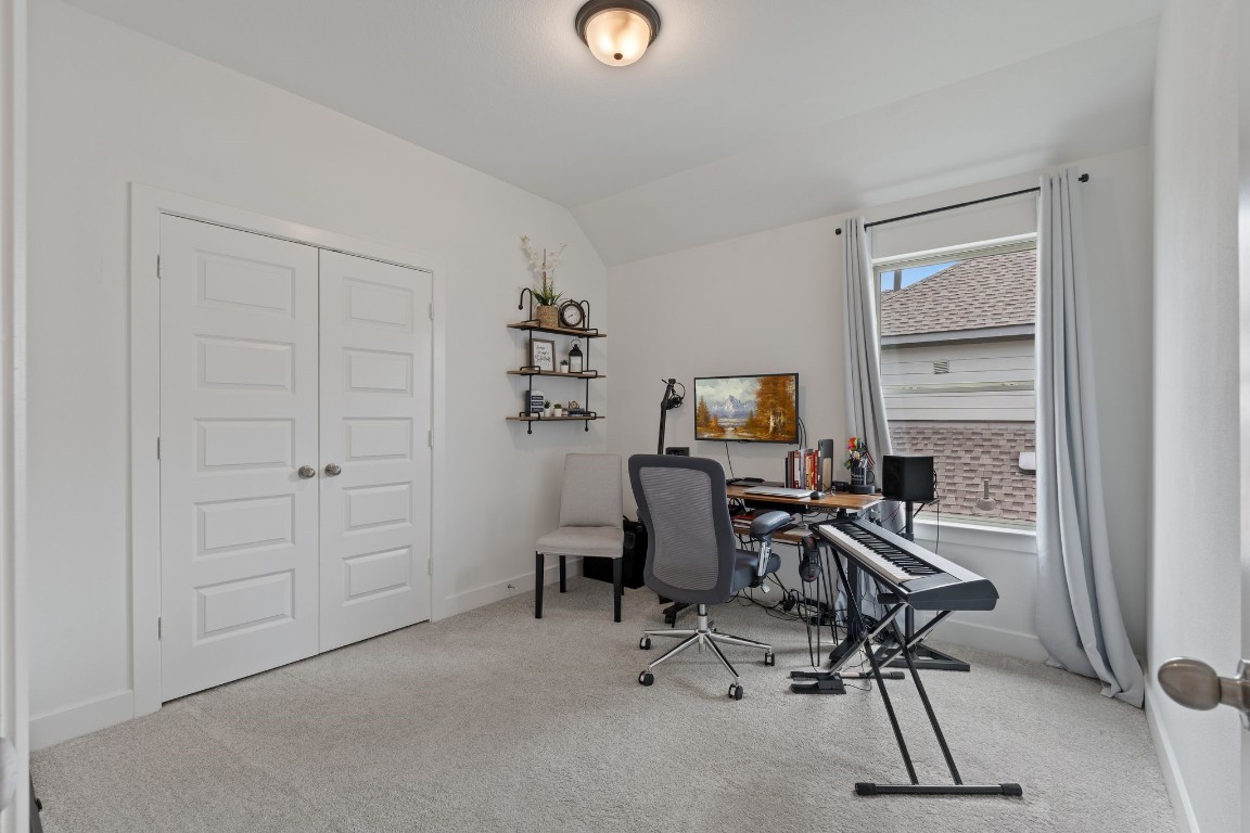 914 Sendero Trail Conroe, TX 77304 - Photo 38 of 50 a view of a workspace with furniture