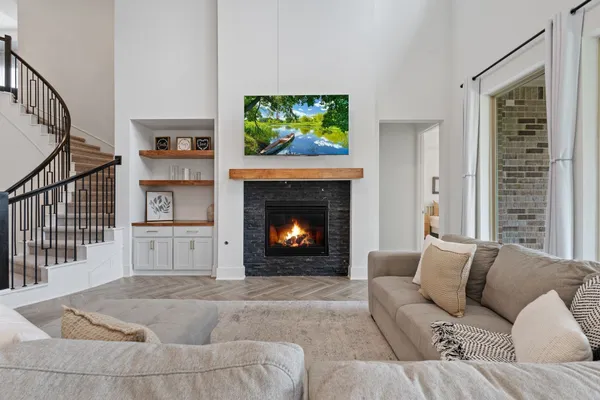 $565,000 | 914 Sendero Trail, Conroe, TX 77304