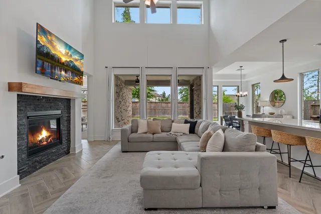 $569,900 | 914 Sendero Trail, Conroe, TX 77304