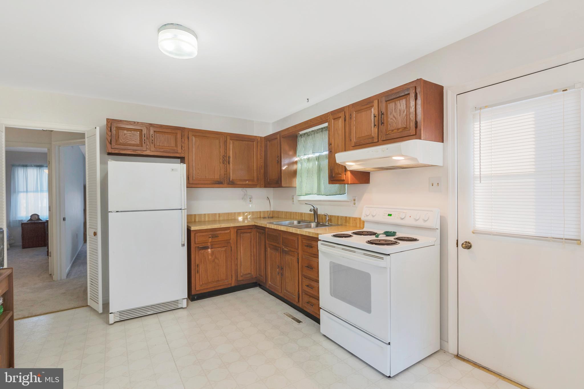 1619 Cambridge Road Edgewater, MD 21037 - Photo 6 of 26
