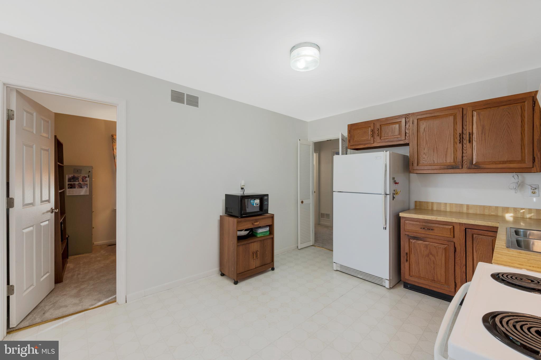 1619 Cambridge Road Edgewater, MD 21037 - Photo 7 of 26
