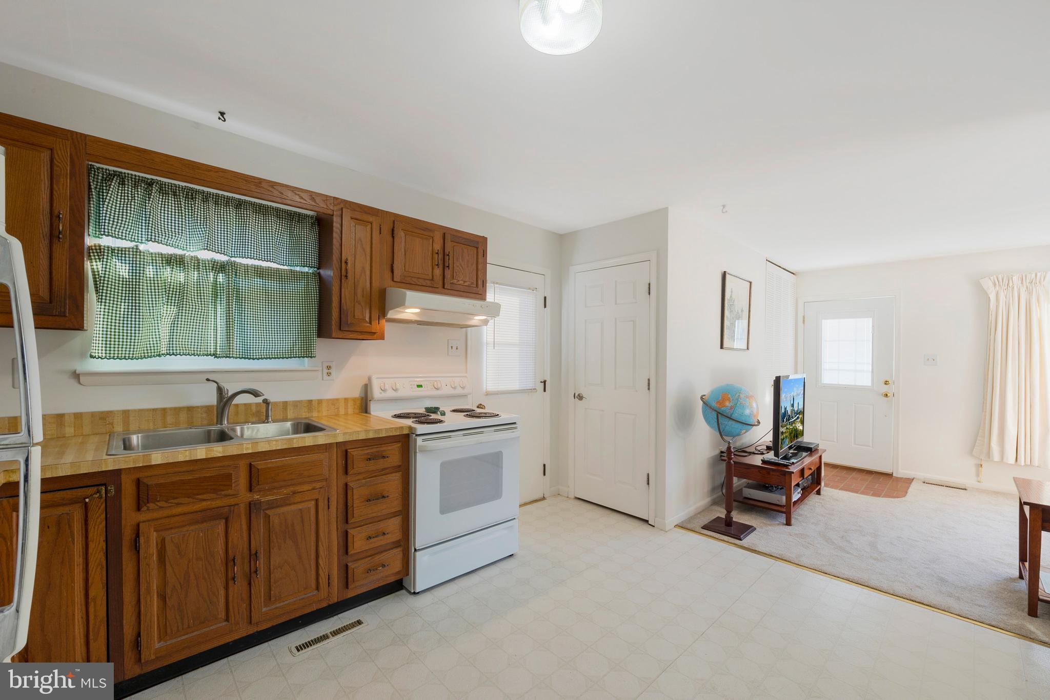 1619 Cambridge Road Edgewater, MD 21037 - Photo 8 of 26