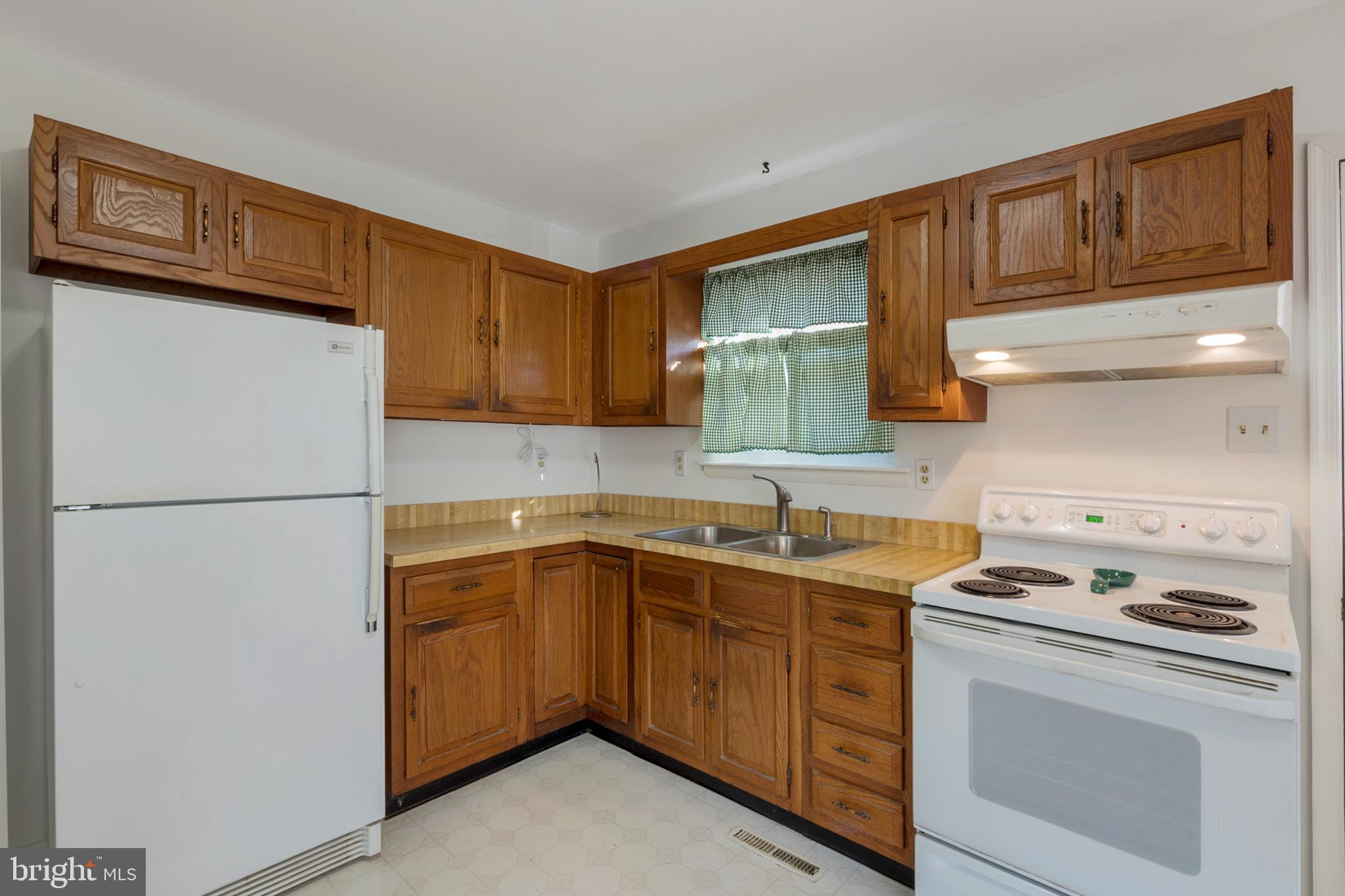 1619 Cambridge Road Edgewater, MD 21037 - Photo 9 of 26