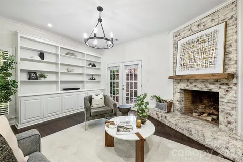 $550,000 | 520 North Poplar Street, Unit I, Charlotte, NC 28202