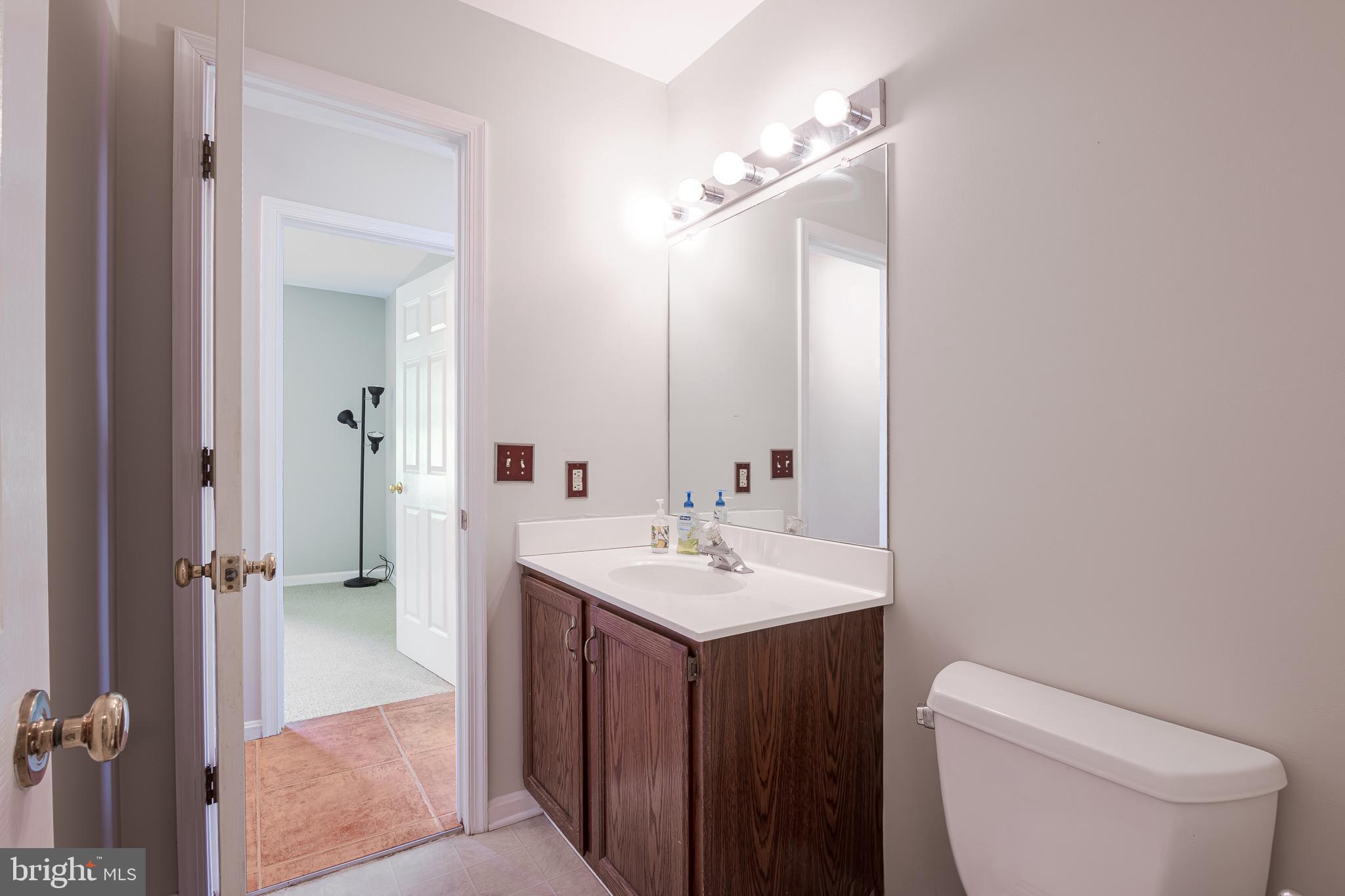 312 Spring Drive Easton, MD 21601 - Photo 20 of 32 1st floor full bath