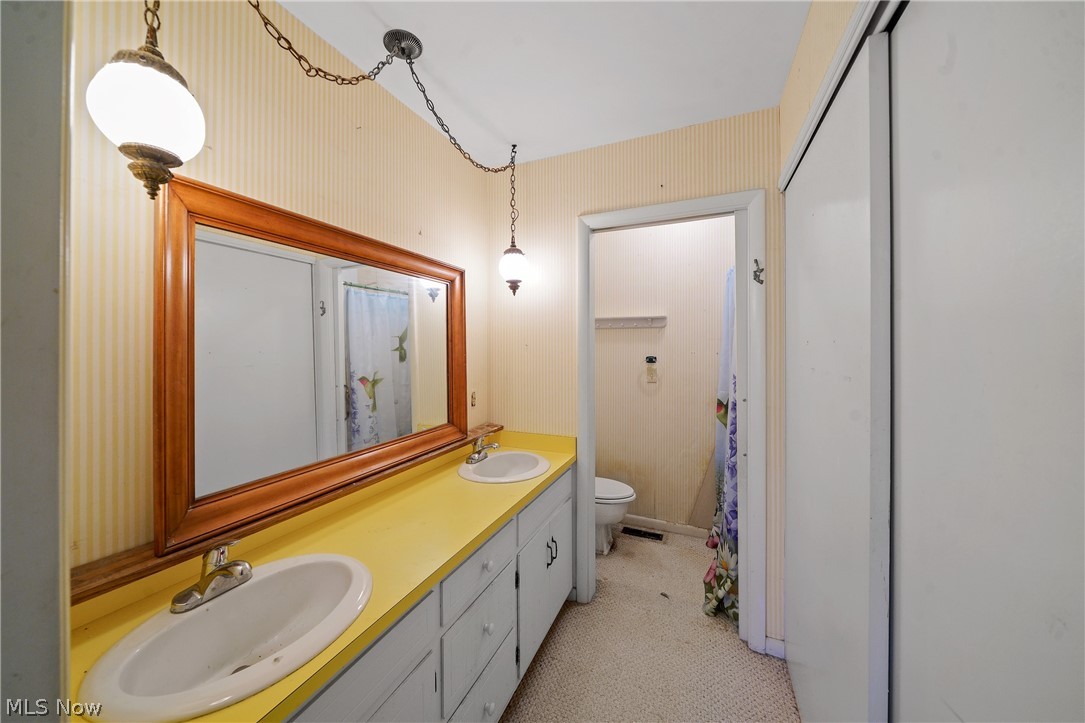 12790 Heath Road Chesterland, OH 44026 - Photo 21 of 31 master bathroom