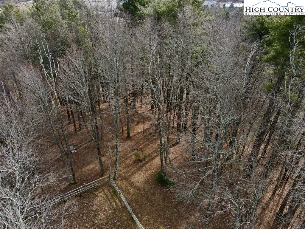 Suncrest Way Boone, NC 28607 - Photo 10 of 12 a backyard of a house