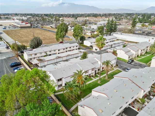 $324,900 | 347 North Eucalyptus Avenue, Unit 24, Rialto, CA 92376