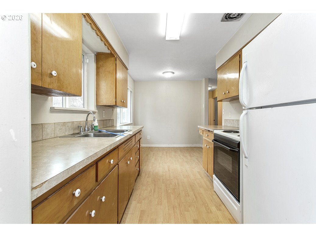 1148 18th Avenue Longview, WA 98632 - Photo 12 of 27