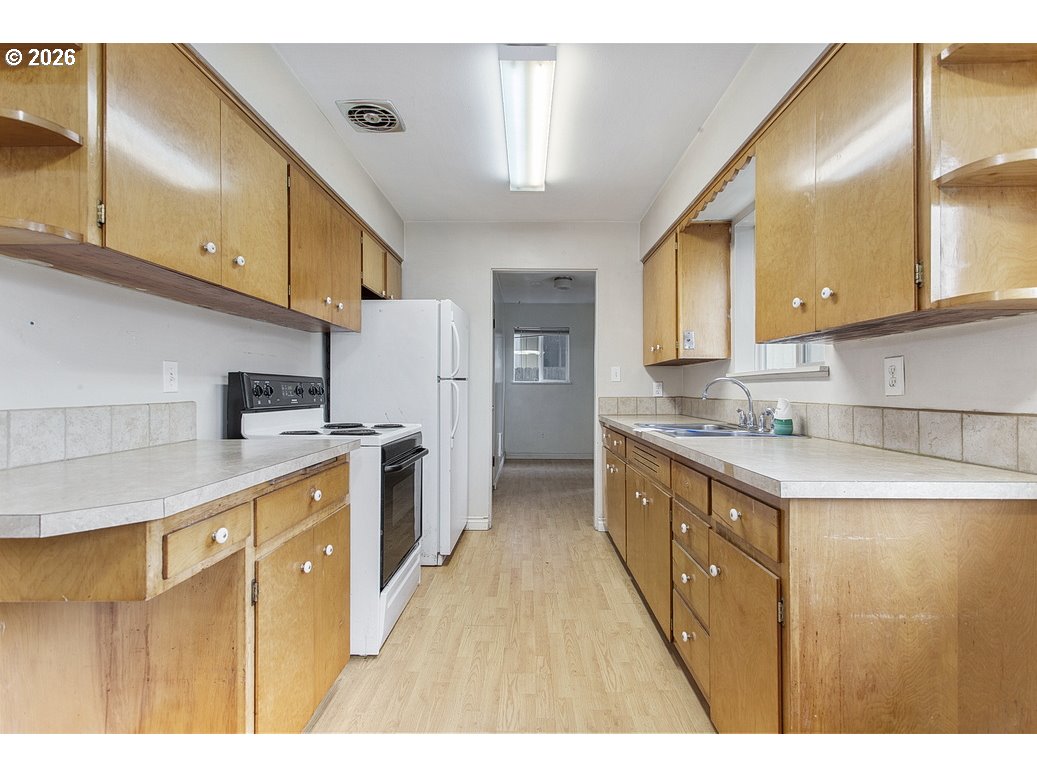 1148 18th Avenue Longview, WA 98632 - Photo 8 of 27