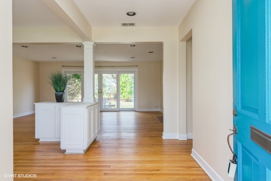 314 Wagner Road Northfield, IL 60093 - Photo 3 of 17 a view of an entryway of wooden floor
