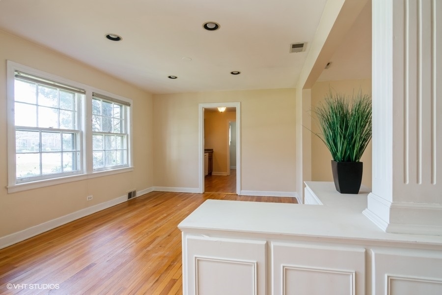 314 Wagner Road Northfield, IL 60093 - Photo 4 of 17