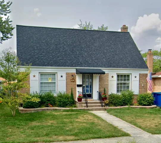 $388,500 | 1636 Manchester Avenue, Westchester, IL 60154