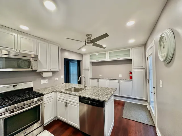 $388,500 | 1636 Manchester Avenue, Westchester, IL 60154