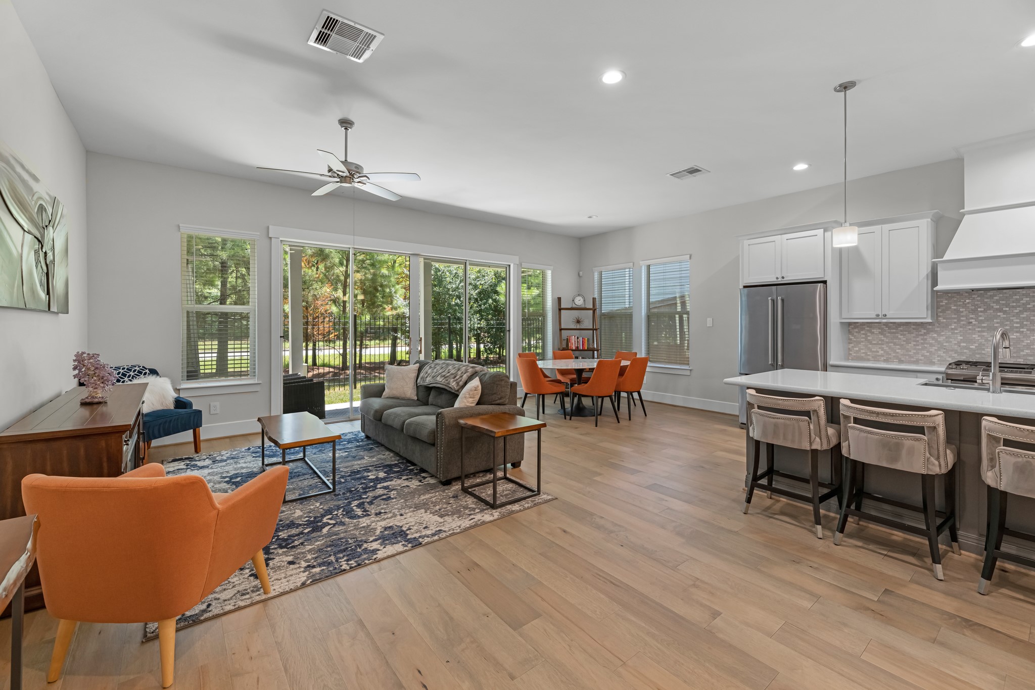 11 Thorpe Lane Spring, TX 77389 - Photo 13 of 34 This home boasts a spacious open concept layout that combines the best of modern design and comfort for everyday living.