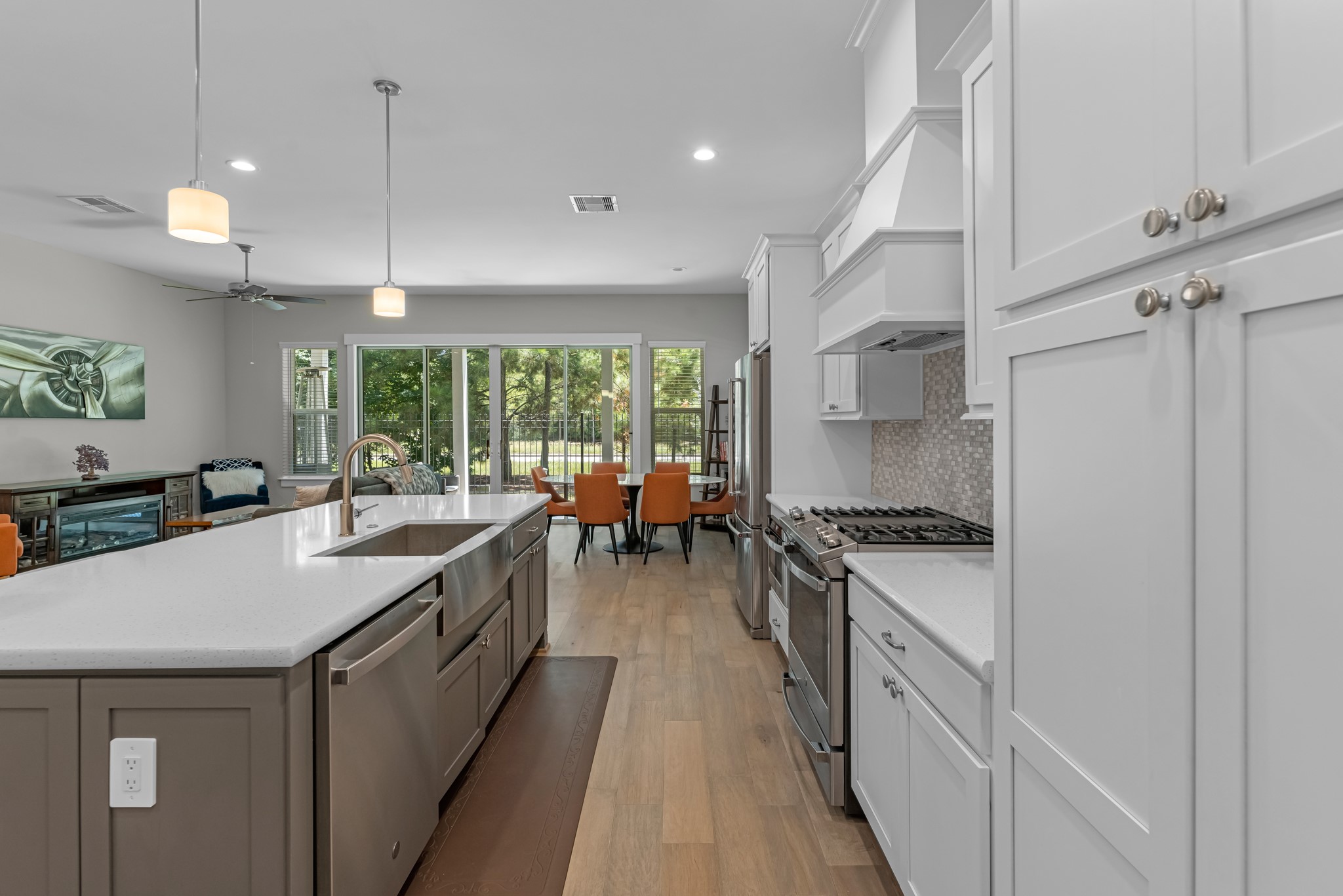 11 Thorpe Lane Spring, TX 77389 - Photo 8 of 34