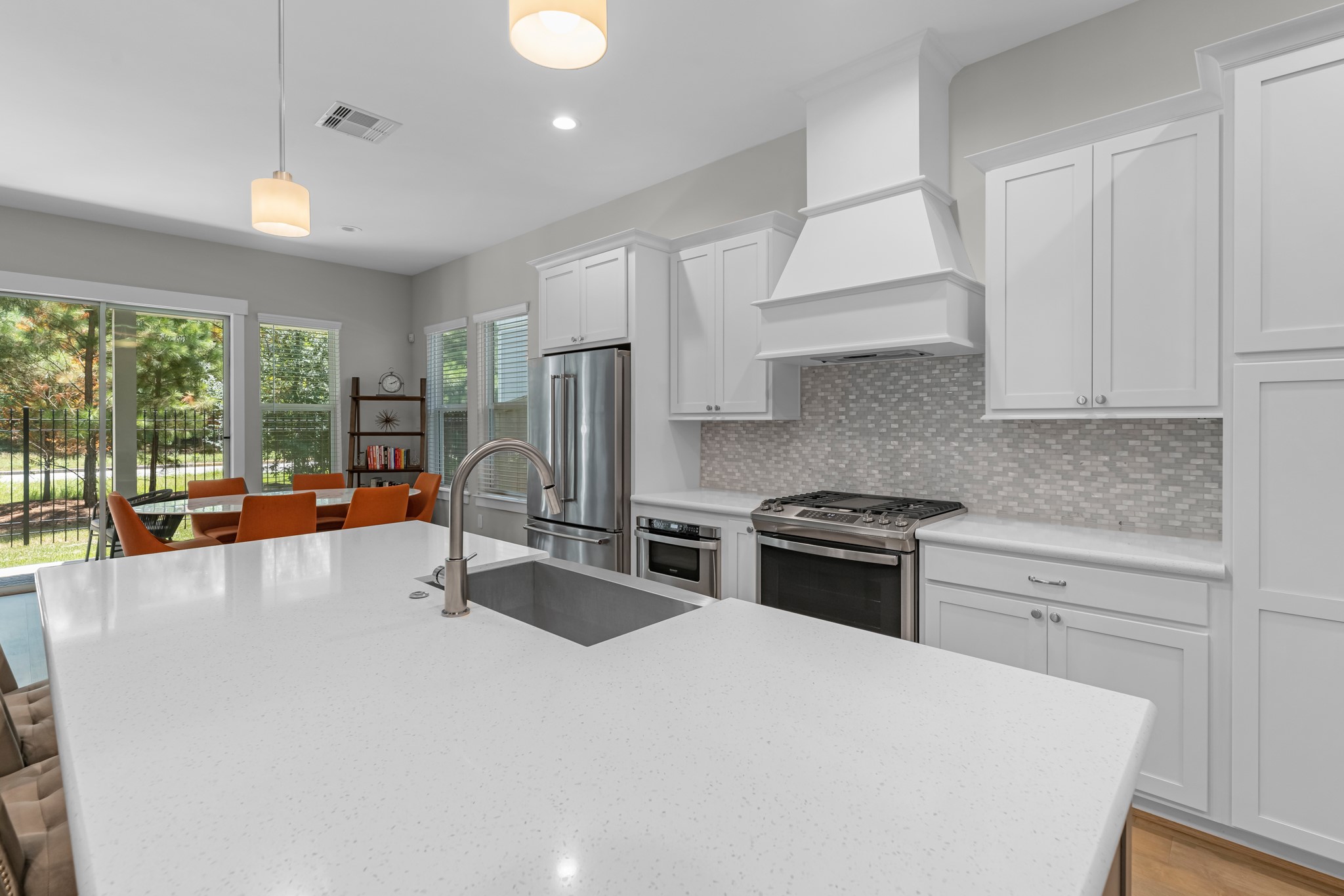 11 Thorpe Lane Spring, TX 77389 - Photo 10 of 34