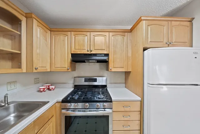 $249,900 | 685 Oak Street, Unit 129, Brockton, MA 02301