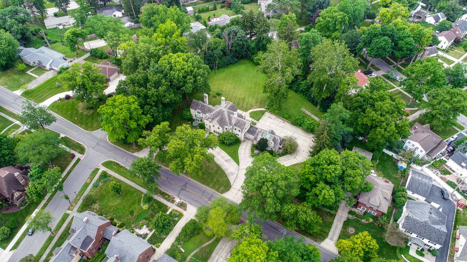 4700 Old Mill Road Fort Wayne, IN 46807 - Photo 2 of 35