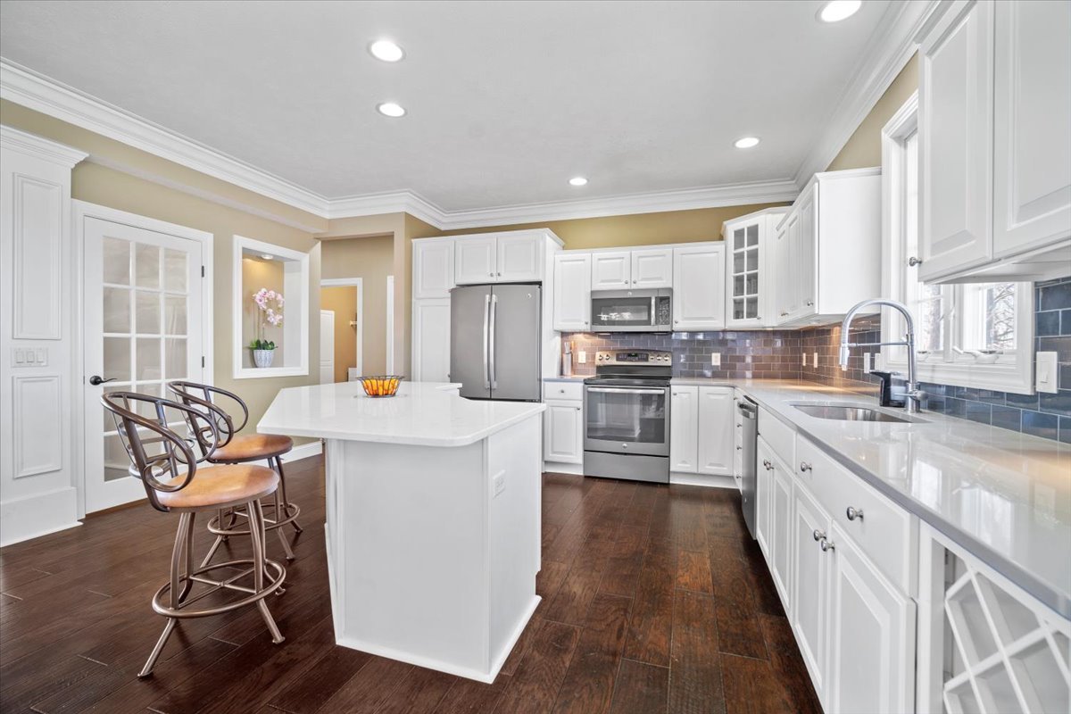 3314 Monterey Road Bloomington, IL 61704 - Photo 11 of 44 Gallery Image 11