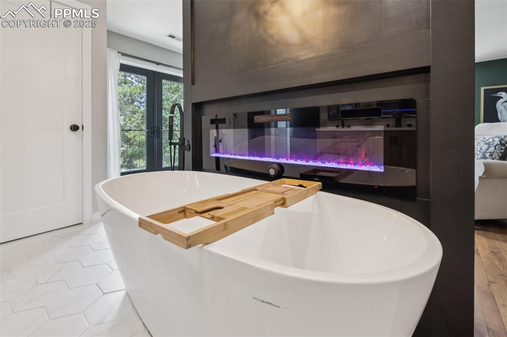 17940 Appaloosa Road Monument, CO 80132 - Photo 18 of 44 a view of kitchen with sink and microwave