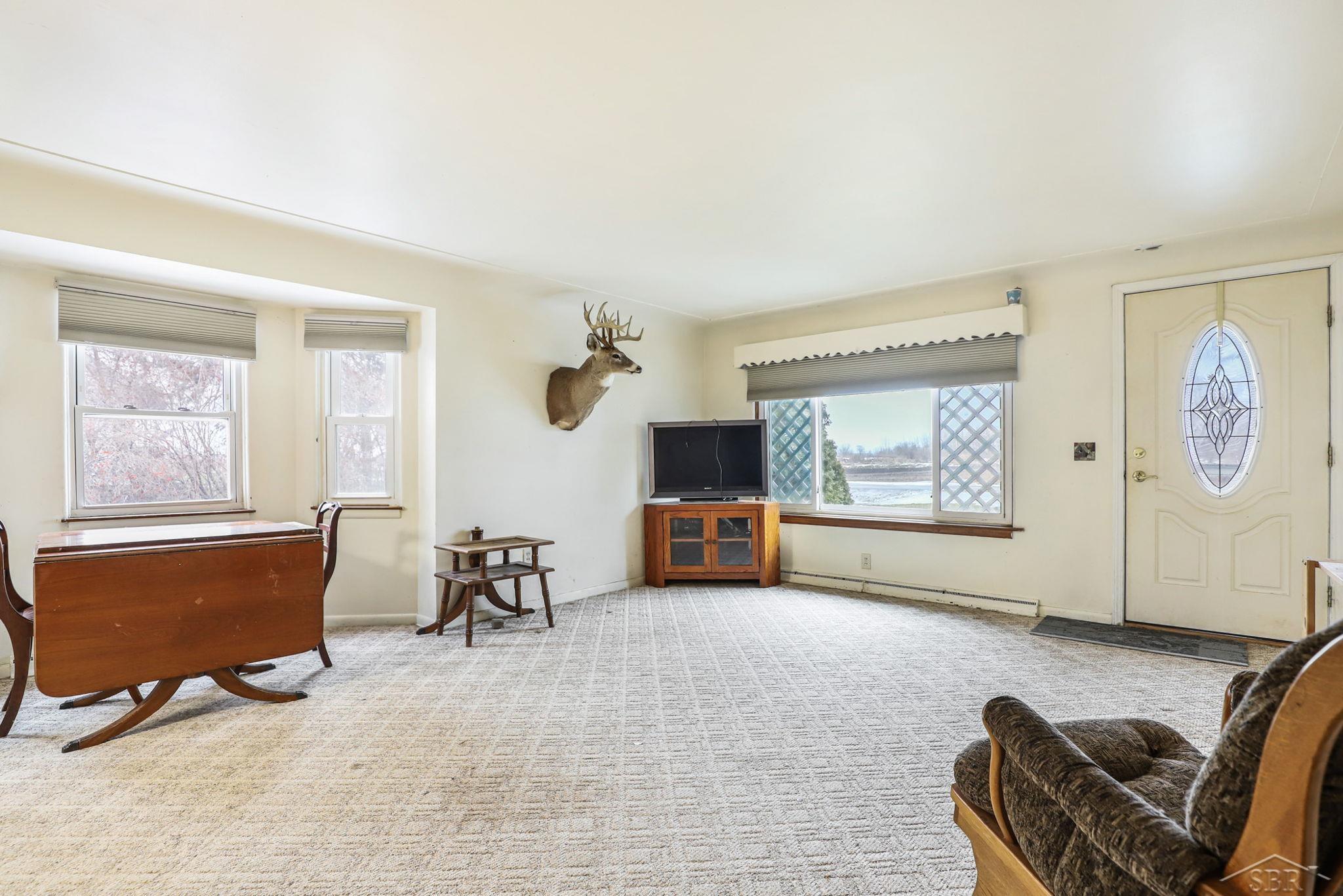 6325 Becker Road Saginaw, MI 48601 - Photo 6 of 47 50098435-5.JPG