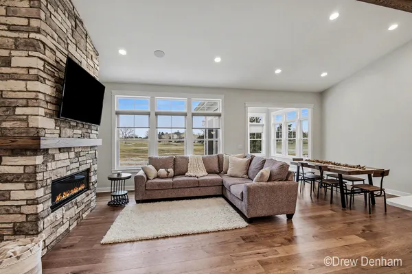 $689,900 | 4219 Village Green, Freeland, MI 48623