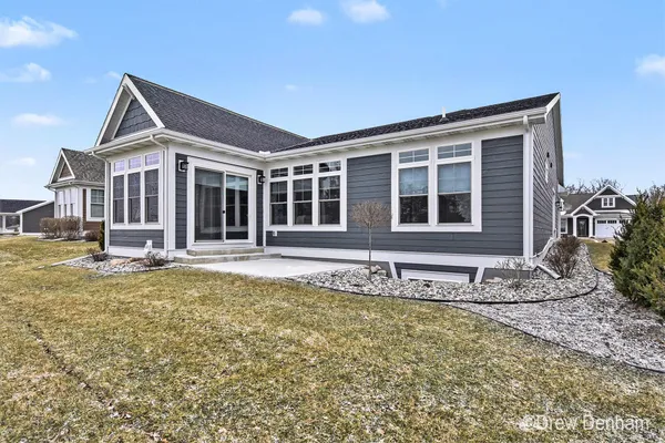 $689,900 | 4219 Village Green, Freeland, MI 48623