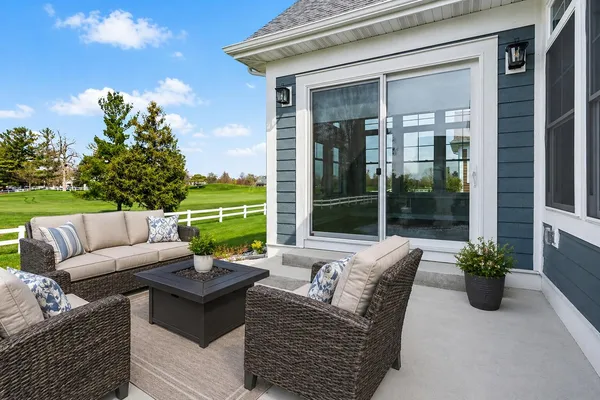 $689,900 | 4219 Village Green, Freeland, MI 48623
