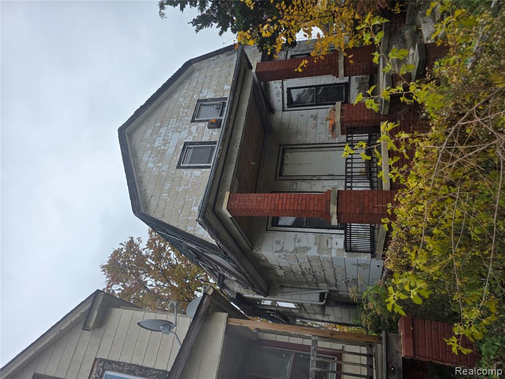 5852 Rohns Street Detroit, MI 48213 - Photo 1 of 16